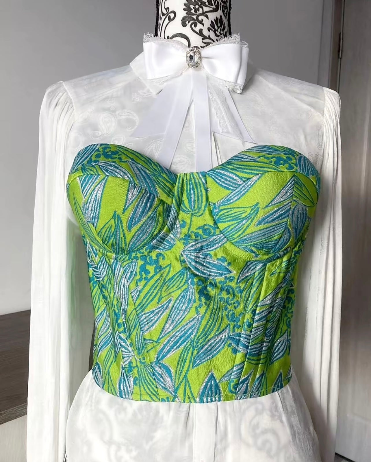 Corset Brocard Verde cu Inserții Argintii