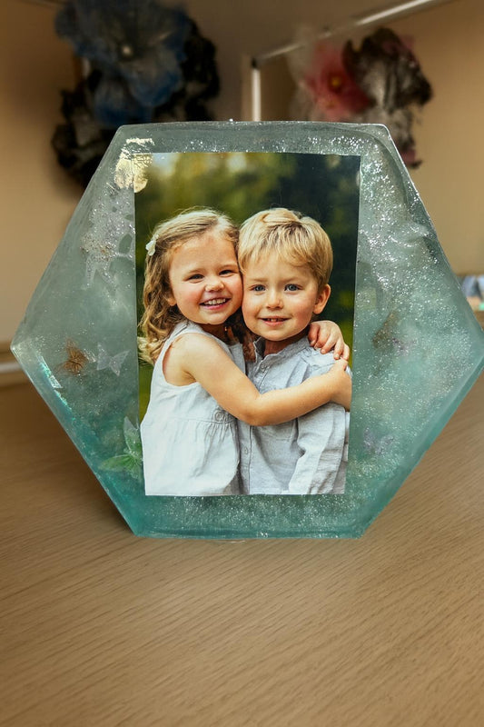 Ramă Foto Hexagon - realizată la comandă după preferințele tale