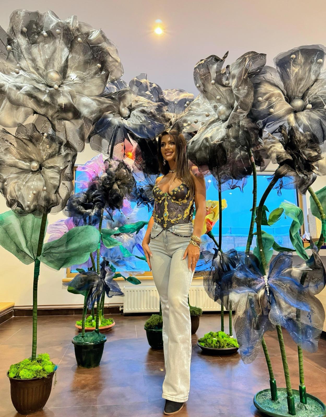 Flori Gigant din Organza pentru decor evenimente, nuntă, vitrine