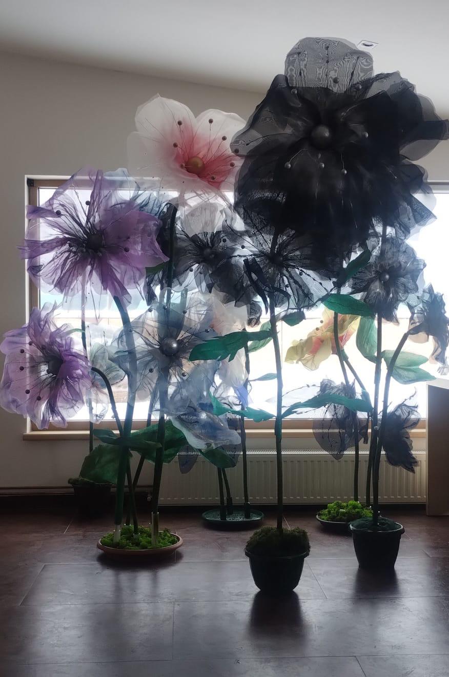 Flori Gigant din Organza pentru decor evenimente, nuntă, vitrine